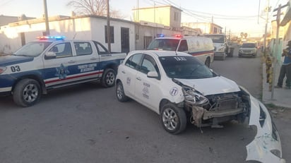 Accidente: Se presumió que el taxista ignoró una señal de alto.