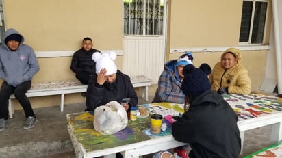 Migrantes serán atendidos en albergues a kilómetros de la frontera