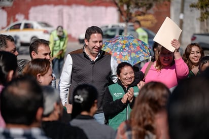 Municipio: Supervisa programa “Aquí Andamos” y trabaja además en limpieza de callejones.
