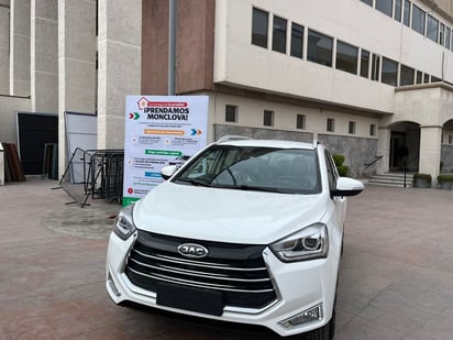 Municipio : Se siguen entregando boletos para la rifa de un carro.