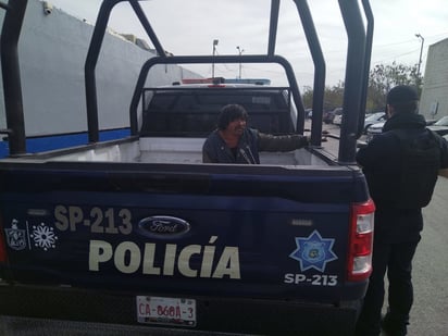 policiaca: El hombre se atravesaba peligrosamente al paso de los coches.