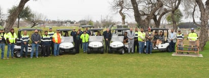 Equipan el campo de golf de Eagle Pass