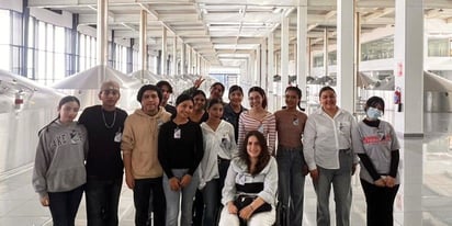 Estudiantes realizan visita al sector productivo