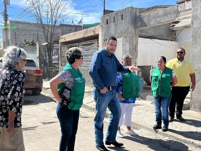 Obras Públicas: La visita del alcalde de Monclova sirvió para escuchar las necesidades y peticiones de los habitantes del sector.