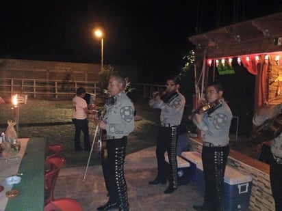 Reviven las serenatas en San Valentín