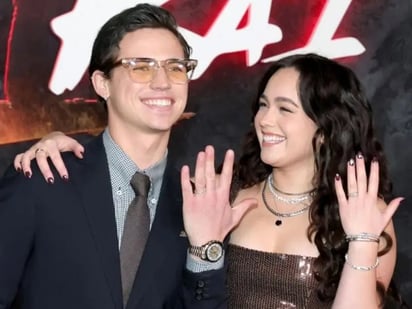 Mary Mouser y Tanner Buchanan anuncian su compromiso tras el final de 'Cobra Kai'