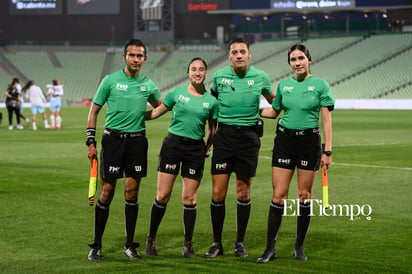 Árbitros del Santos vs Pachuca femenil