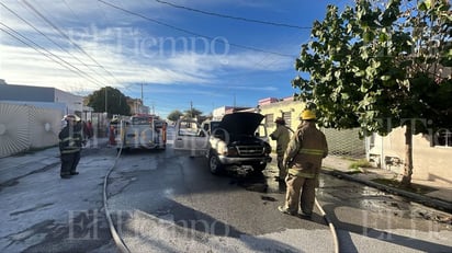 siniestro: Los bomberos se movilizaron para sofocar el fuego.