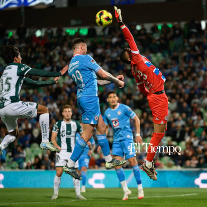 Santos Laguna vs Cruz Azul en el Estadio Corona