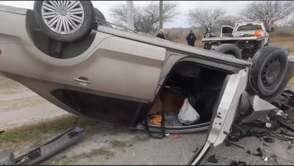 Volcadura : El accidente ocurrió cuando el conductor de un Volkswagen Vento perdió el control del vehículo