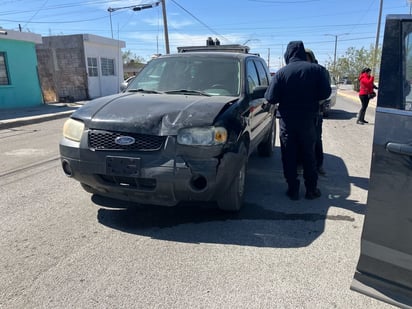 Accidente: Socorristas de GRUM auxiliaron a la dama.