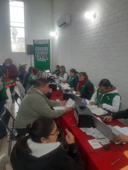 Beneficiaria agradece brigadas del registro civil