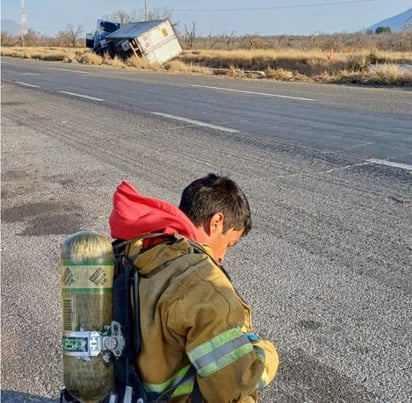 Accidente: Las autoridades han implementado un operativo de seguridad en la zona.