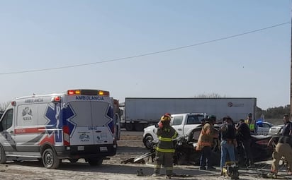 Accidente fatal: En el auto viajaban Ángela Sarahí Carrizales, originaria de Nava, quien perdió la vida de manera instantánea.