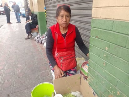 Cuaresma: Las ventas en este primer viernes han sido buenas, al igual que en otros años, señala una vendedora del primer cuadro.