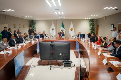 En dos meses dos renuncias en gabinete 2025-2027