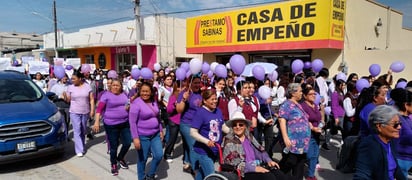 Reconocen a mujeres destacadas en Nava por su contribución social: El DIF Coahuila Región Norte participó en una marcha pacífica y en la entrega de reconocimientos a mujeres destacadas de Nava