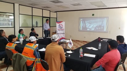 Curso de manejo de montacargas fortalece habilidades laborales: CANACINTRA impartió un curso de manejo de montacargas a 15 trabajadores, otorgando licencias y constancias con valor curricular