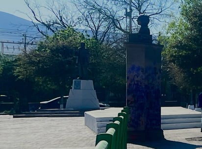 Restauran estatua de Cuauhtémoc Cortez Vázquez en Monclova tras daños