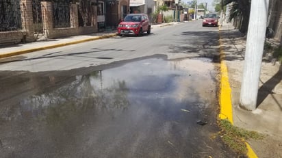 Nueva fuga de agua en la calle Anáhuac compromete el abastecimiento en Piedras Negras: Una nueva fuga de agua fue reportada en la calle Anáhuac, entre las calles Bravo y Jiménez, en el centro de la ciudad.