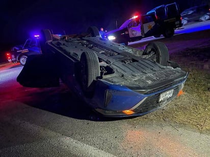 Conductor ebrio sufre volcadura en la carretera Allende-Río Bravo: Un conductor en estado de ebriedad sufrió una volcadura en la carretera Allende-Río Bravo. El hombre sufrió lesiones leves.