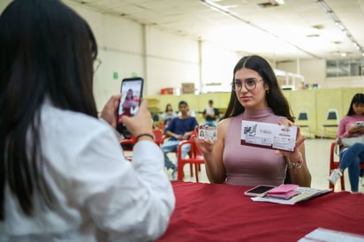 Inicia entrega de tarjetas de la beca Rita Cetina en Piedras Negras: inició en Piedras Negras la entrega de las tarjetas correspondientes a la beca federal Rita Cetina, dirigida a los estudiantes