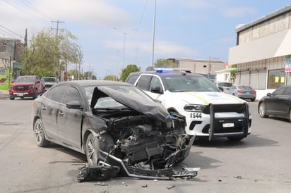 accidente: De acuerdo con los primeros reportes, un automóvil Dodge Avenger de color negro circulaba a exceso de velocidad. accidente: De acuerdo con los primeros reportes, un automóvil Dodge Avenger de color negro circulaba a exceso de velocidad.