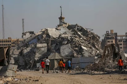 GUERRA Nueve personas, entre ellas dos niños y cuatro mujeres, murieron en dos bombardeos israelíes en el norte y sur de Gaza, en respuesta a supuestas violaciones