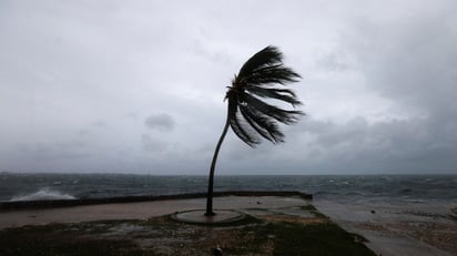 HURACANES  El huracán Melissa obligó a declarar a Jamaica como zona catastrófica, dejando más de 530 mil personas sin electricidad, daños graves e inundaciones