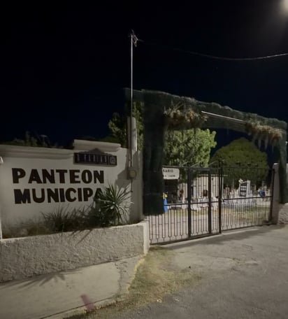 Afluencia de visitantes en los camposantos Afluencia de visitantes en los camposantos