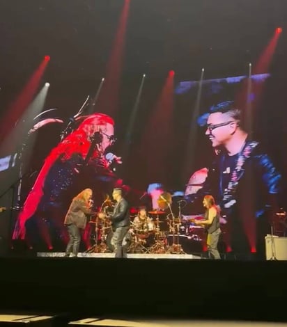 músico : Torres, originario de Rosita, Coahuila, y graduado de la preparatoria Eagle Pass High School