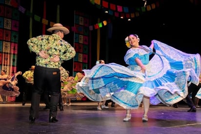BALLET FOLKLÓRICO APANGO El Ballet Folklórico Apango celebró su 23° aniversario con una gala que resaltó la riqueza cultural de México. Más de 50 bailarines interpretaron estampas