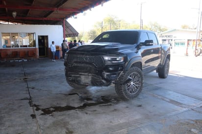 accidente : De acuerdo con los primeros reportes, una camioneta Dodge Ram negra que circulaba con vía libre sobre López Mateos