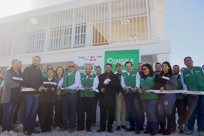 mejora : El diputado local Guillermo Ruiz Guerra encabezó la entrega oficial en representación del gobernador Manolo Jiménez Salinas