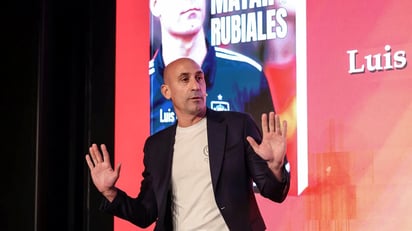 Luis Rubiales es agredido por su tío durante acto de su libro