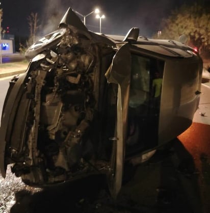 Accidente : La unidad avanzaba a velocidad inmoderada cuando se proyectó contra la banqueta. Accidente : La unidad avanzaba a velocidad inmoderada cuando se proyectó contra la banqueta.