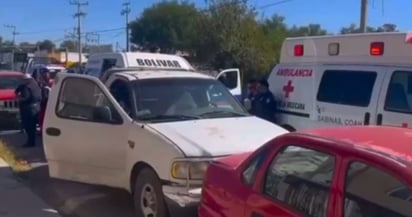 Carambola en Sabinas involucra transporte público y dos vehículos particulares
