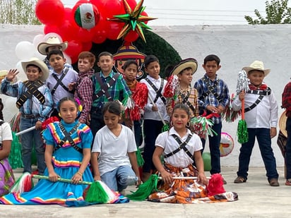 Inicia la Primaria Leona Vicario los festejos del 20 de Noviembre con colorido baile de La Marieta