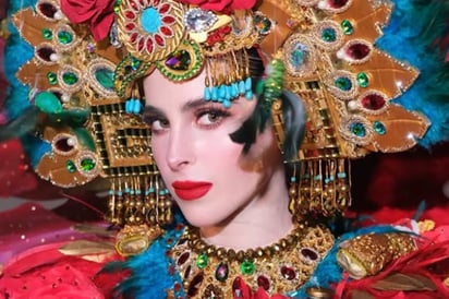 Fátima Bosch deslumbra con traje nacional inspirado en Xochiquetzal