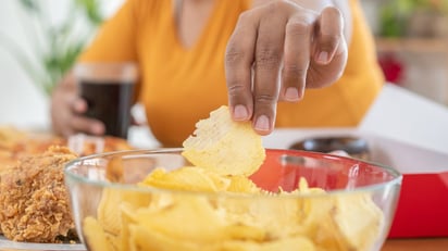 Alimentos ultraprocesados relacionados con el riesgo de cáncer de colon