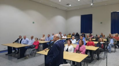 Cultura: Al termino de la ponencia de Peña Chávez sobre la historia del Corrido se otorgó la presea anual de la prestigiosa institución