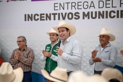 Invierte Javier Díaz 100 MDP en el campo; entrega incentivos municipales