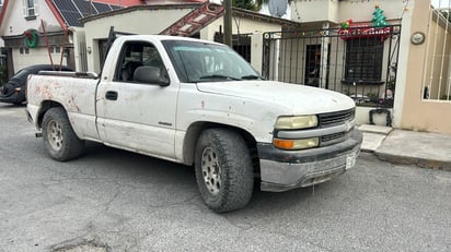Conductor distraído provoca choque contra lujosa camioneta en Brisas del Valle