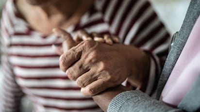 Parkinson: 9 señales de alerta temprana que no debes ignorar por nada del mundo