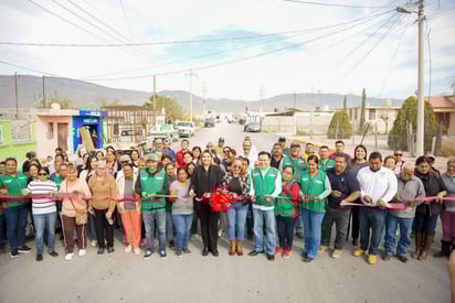 Autoridades de castaños entregan obra de pavimentación