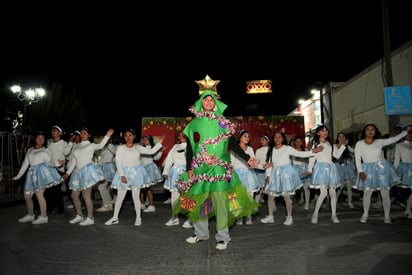 región: La época navideña llegó al municipio