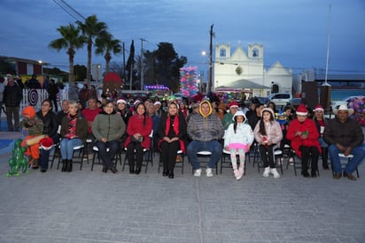 región: La época navideña llegó al municipio