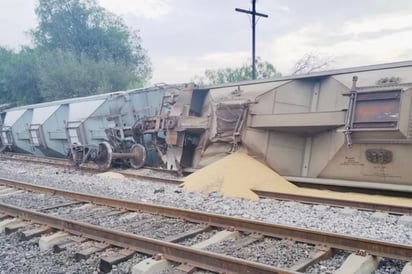 SEGURIDAD Al menos nueve góndolas cargadas con sorgo descarrilaron en el patio de maniobras de Mejía, Atitalaquia, Hidalgo; seis volcaron completamente pero no hubo