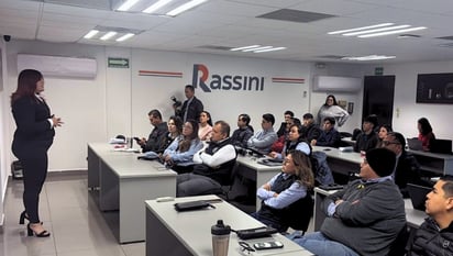 Alumnos del Tecnológico Exponen Resultados de Estancia en Rassin