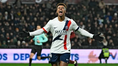 El PSG padece ante el Metz, pero rescata un triunfo clave rumbo al liderato